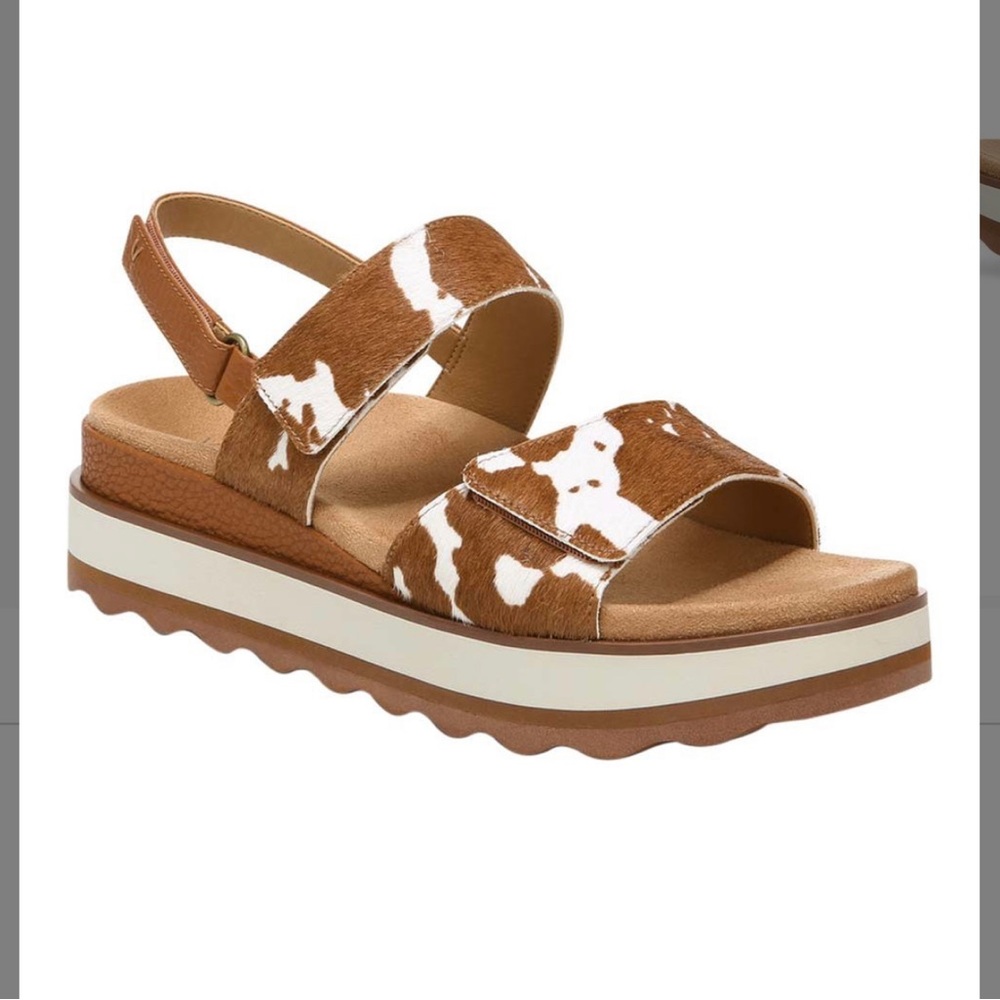 Vionic Cowhide Sandals